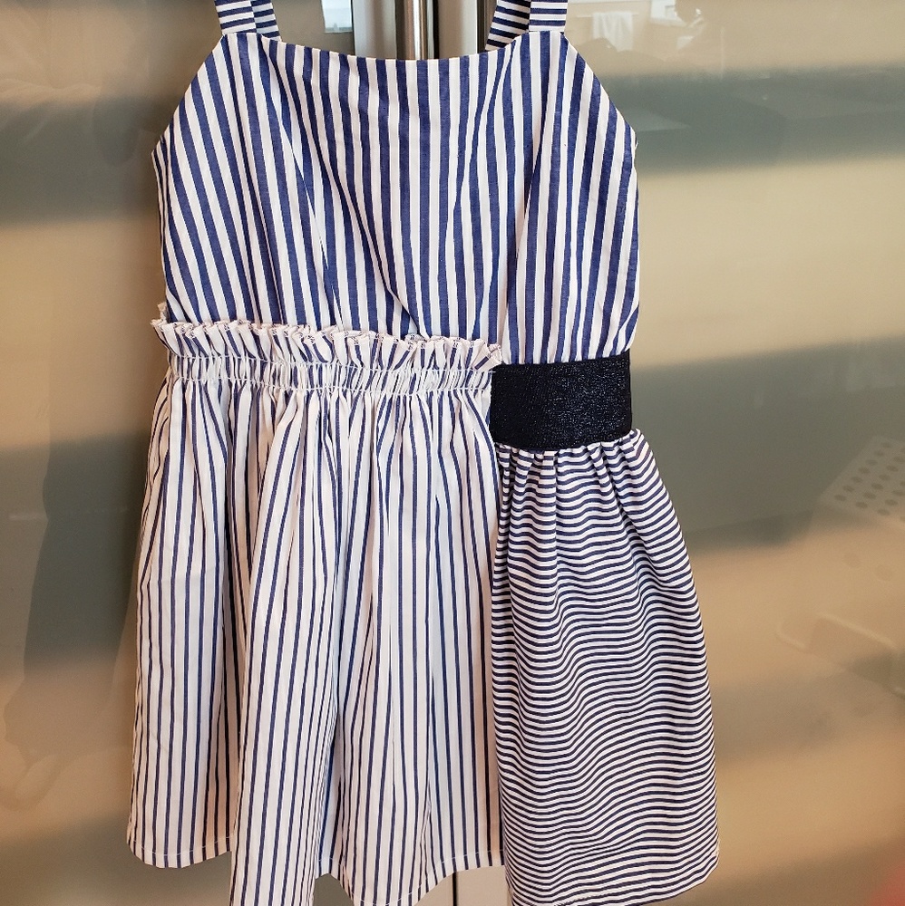 Adorable Cat & Jack girls xs 4/5 top
